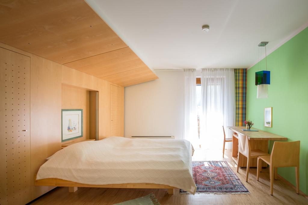 Fruehstueckspension "Schlosswirt" オッシアッハ エクステリア 写真