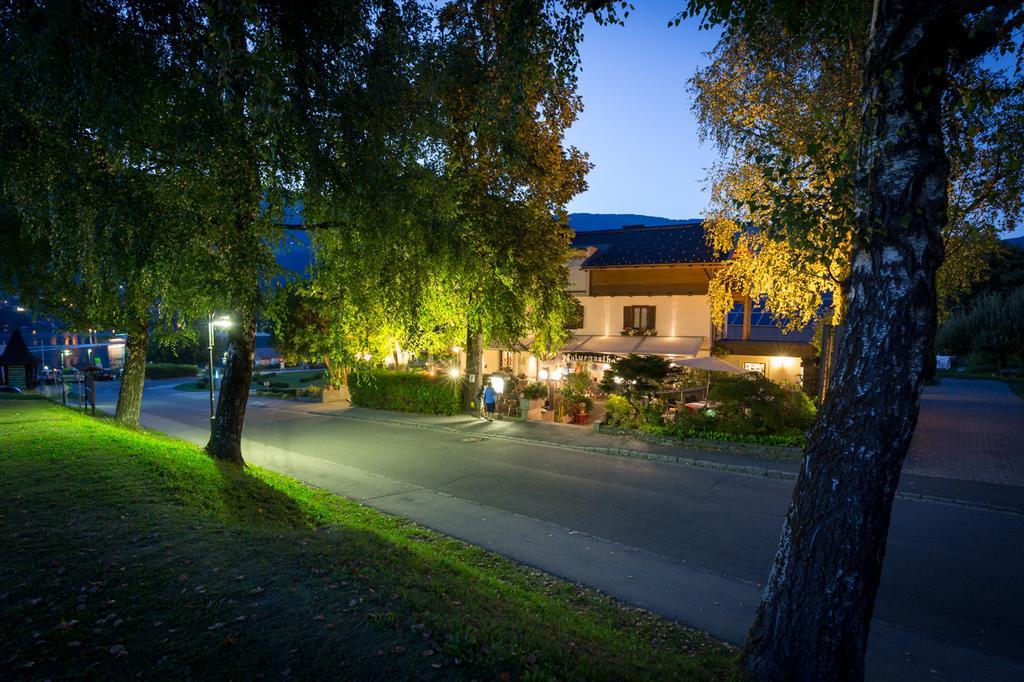 Fruehstueckspension "Schlosswirt" オッシアッハ エクステリア 写真
